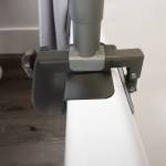 verklemmt_auf_dem_Badewannenrand_original